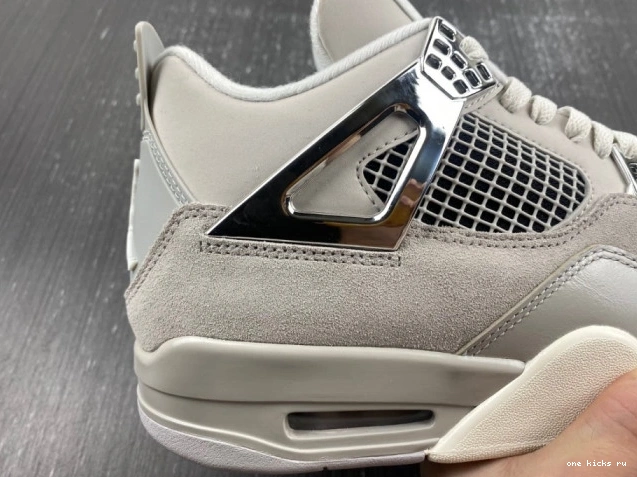 Chep Onekick Jordan Frozen AQ9129-001 Moments 4 Air 0626